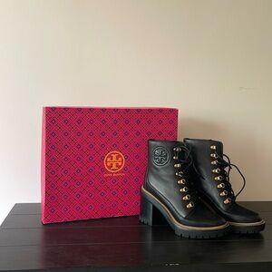 Cute Tory Burch boots for the winter!!